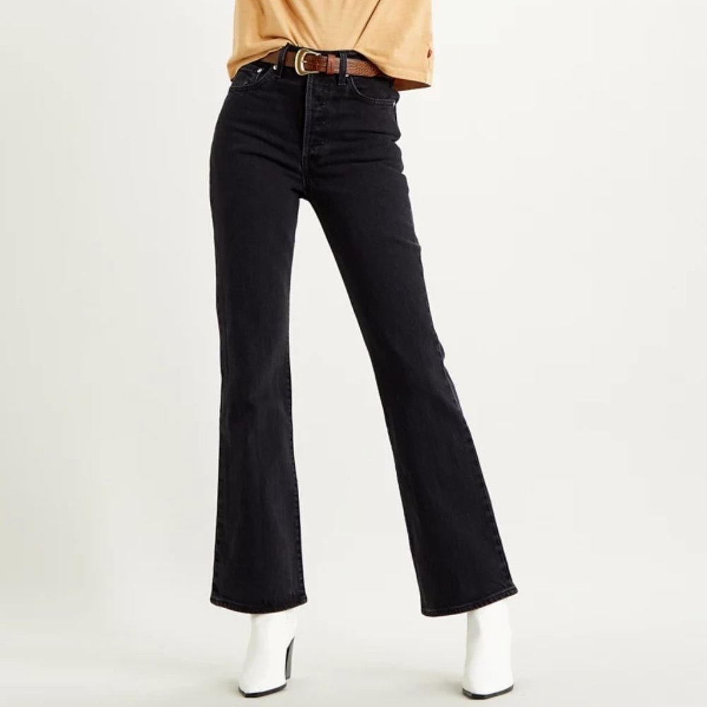 Levi black Classic Bootcut high rise jeans sz 2